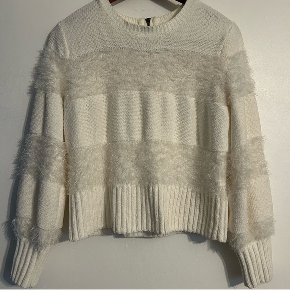 Hippie Rose Sweaters - Hippie Rose Cream Cropped Cozy Sweater Womens Size Small Soft Fuzzy Long Sleeves